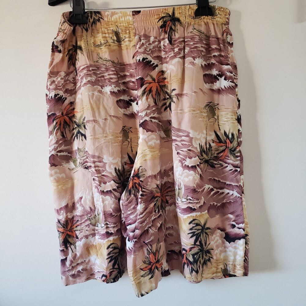 Vintage Hilo Hattie Hawaiian Print High Waisted Shorts/Culottes Sz. L Vacay - Picture 2 of 3